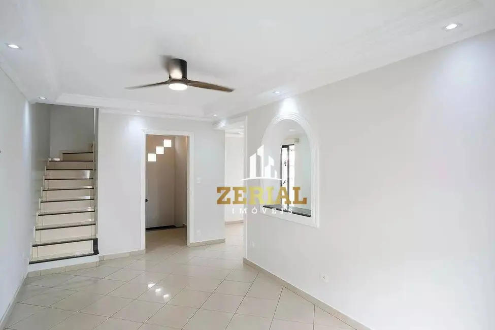 Foto 1 de Sobrado com 3 quartos para alugar, 290m2 em Santa Maria, Sao Caetano Do Sul - SP