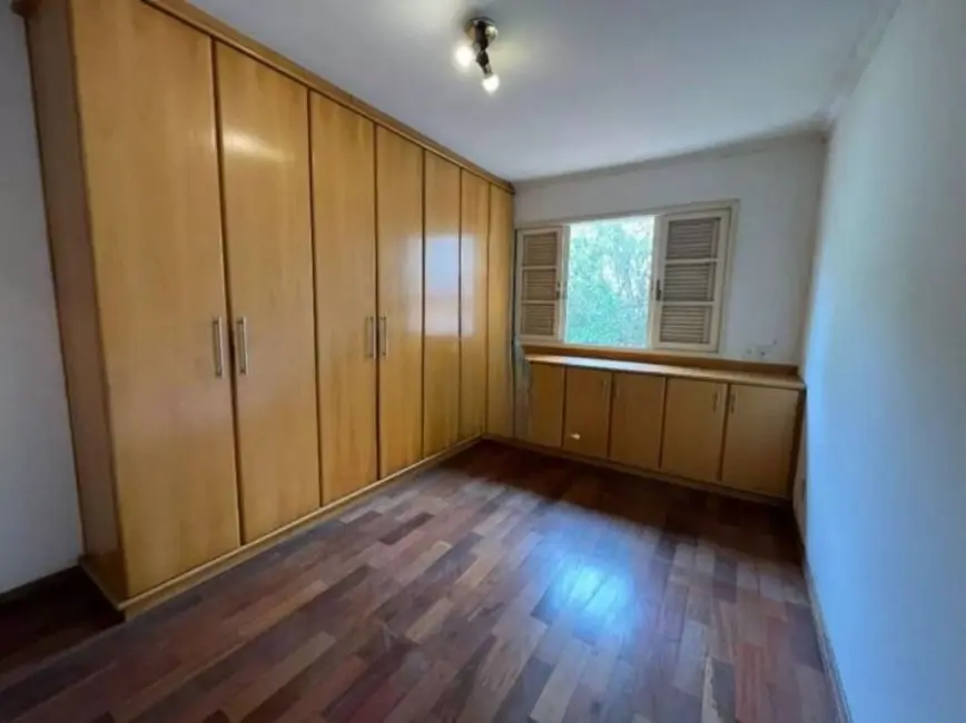 Sobrado com 3 quartos à venda e para alugar, 300m2 em Centro, Santo Andre - SP - imagem 9 Foto 9 de Sobrado com 3 quartos à venda e para alugar, 300m2 em Centro, Santo Andre - SP