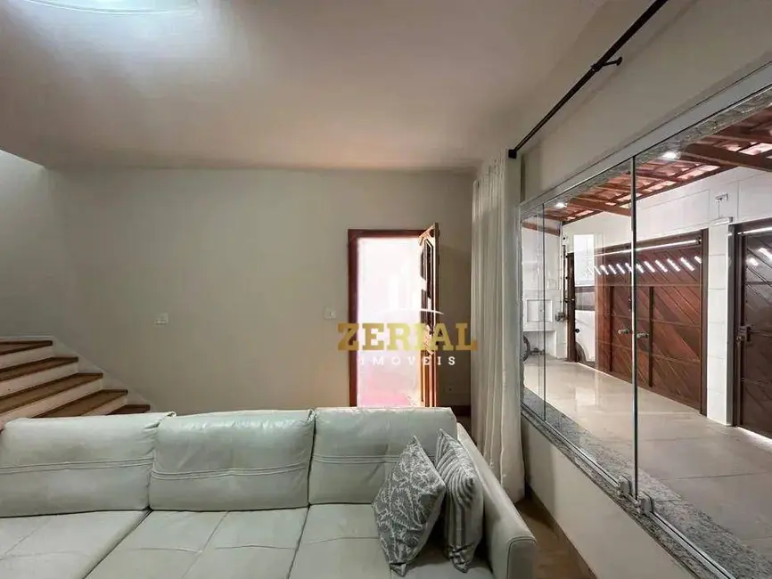Sobrado com 3 quartos à venda, 180m2 em Fundação, Sao Caetano Do Sul - SP - imagem 5 Foto 5 de Sobrado com 3 quartos à venda, 180m2 em Fundação, Sao Caetano Do Sul - SP
