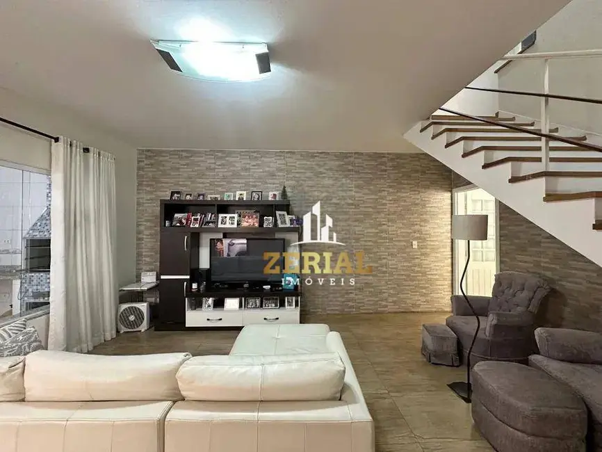Sobrado com 3 quartos à venda, 180m2 em Fundação, Sao Caetano Do Sul - SP - imagem 3 Foto 3 de Sobrado com 3 quartos à venda, 180m2 em Fundação, Sao Caetano Do Sul - SP