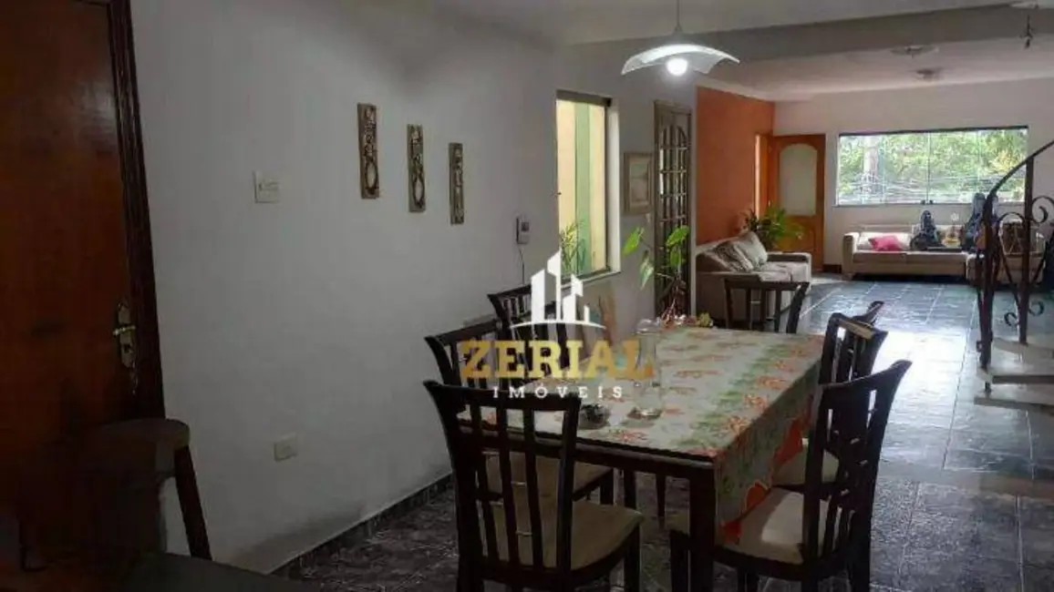 Foto 1 de Sobrado com 3 quartos para alugar, 172m2 em Olímpico, Sao Caetano Do Sul - SP