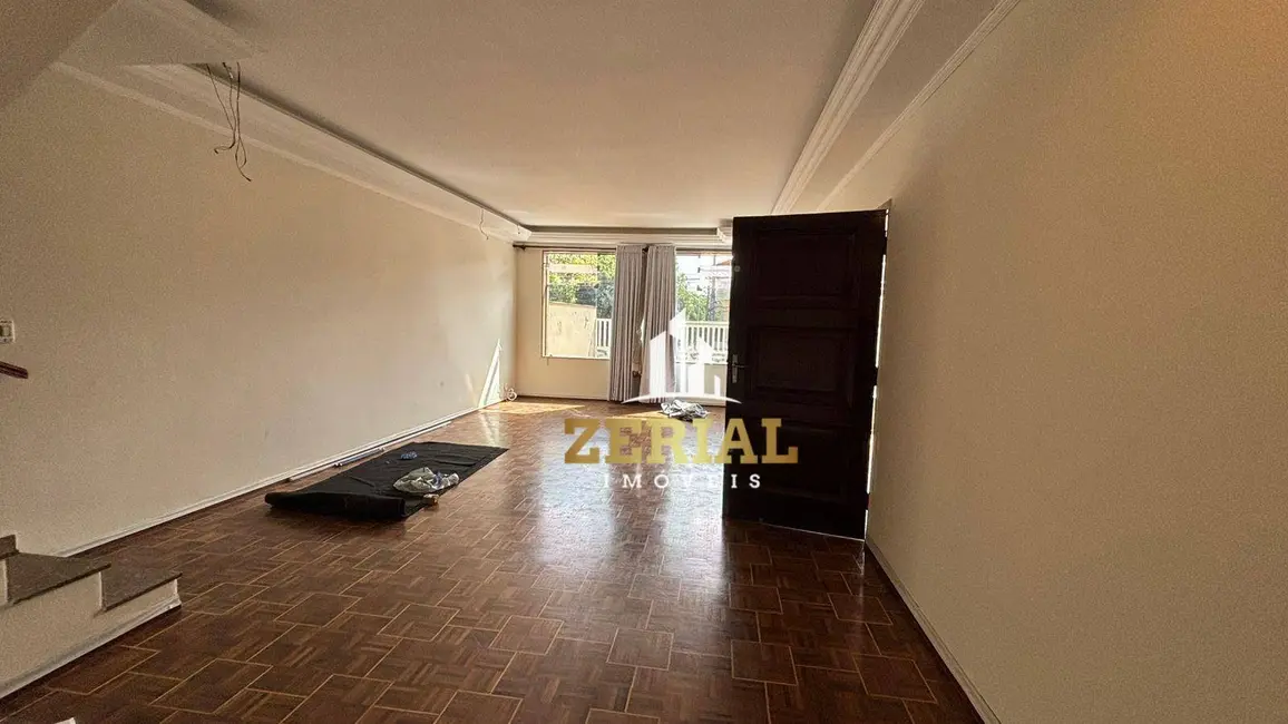 Sobrado com 4 quartos para alugar, 235m2 em Osvaldo Cruz, Sao Caetano Do Sul - SP - imagem 2 Foto 2 de Sobrado com 4 quartos para alugar, 235m2 em Osvaldo Cruz, Sao Caetano Do Sul - SP