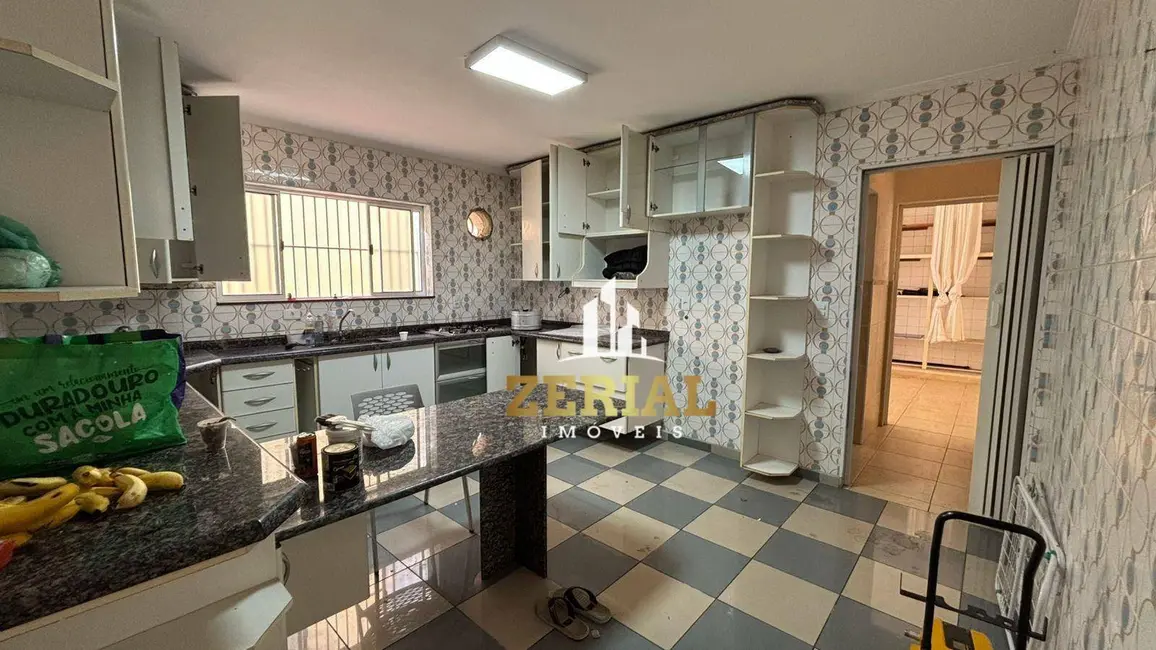 Sobrado com 4 quartos para alugar, 235m2 em Osvaldo Cruz, Sao Caetano Do Sul - SP - imagem 5 Foto 5 de Sobrado com 4 quartos para alugar, 235m2 em Osvaldo Cruz, Sao Caetano Do Sul - SP