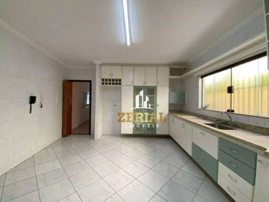 Sobrado com 4 quartos para alugar, 152m2 em Osvaldo Cruz, Sao Caetano Do Sul - SP - imagem 6 Foto 6 de Sobrado com 4 quartos para alugar, 152m2 em Osvaldo Cruz, Sao Caetano Do Sul - SP