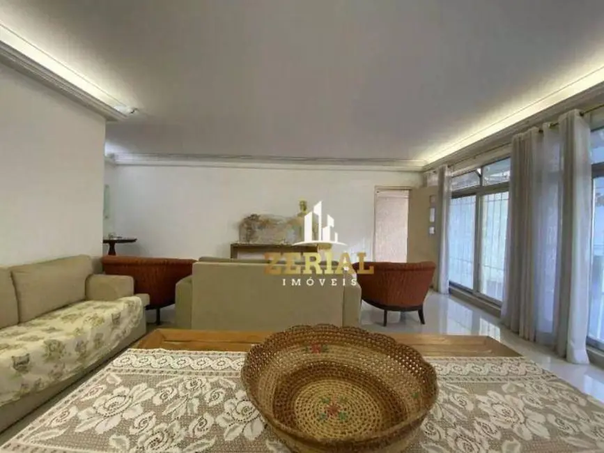 Casa com 4 quartos para alugar, 481m2 em Santo Antônio, Sao Caetano Do Sul - SP - imagem 2 Foto 2 de Casa com 4 quartos para alugar, 481m2 em Santo Antônio, Sao Caetano Do Sul - SP