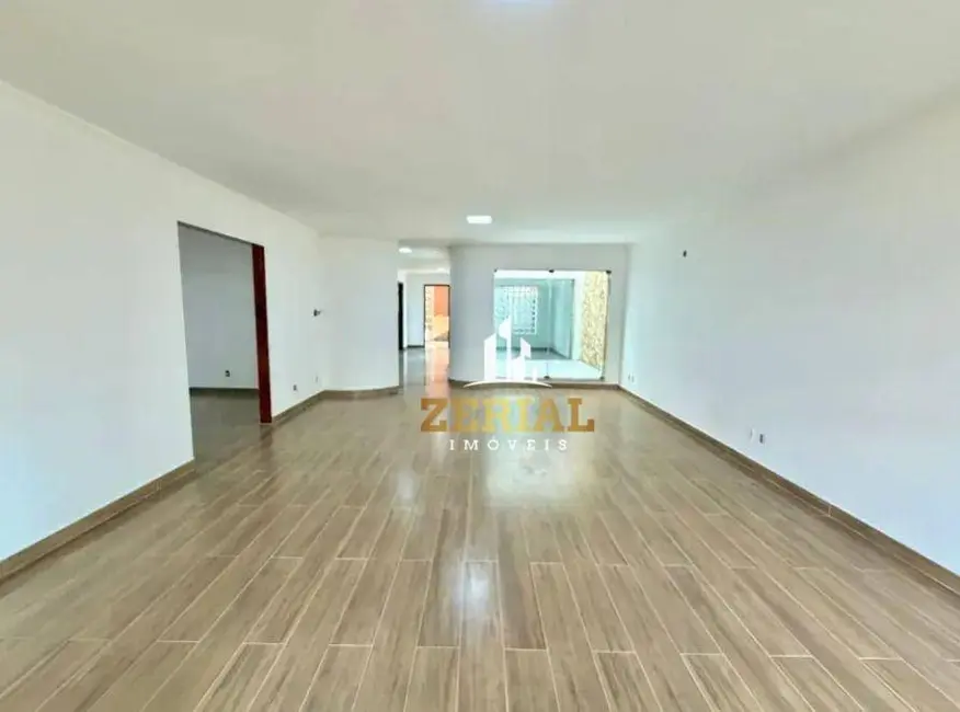 Foto 1 de Sobrado com 5 quartos para alugar, 250m2 em Jardim Avelino, São Paulo - SP