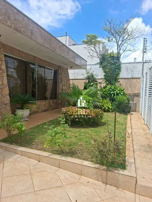 Casa com 3 quartos à venda, 540m2 em Osvaldo Cruz, Sao Caetano Do Sul - SP - imagem 1 Foto 1 de Casa com 3 quartos à venda, 540m2 em Osvaldo Cruz, Sao Caetano Do Sul - SP