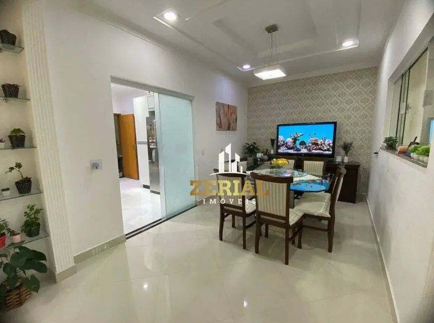 Sobrado com 4 quartos à venda, 240m2 em Santa Maria, Sao Caetano Do Sul - SP - imagem 3 Foto 3 de Sobrado com 4 quartos à venda, 240m2 em Santa Maria, Sao Caetano Do Sul - SP