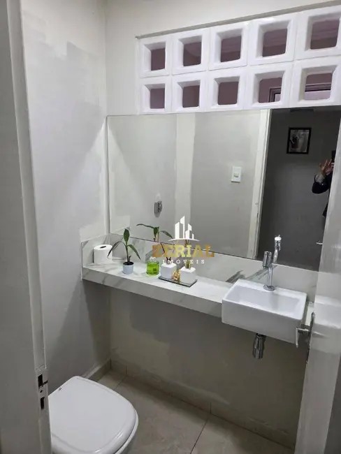 Sobrado com 4 quartos à venda, 140m2 em Jardim Monções, Santo Andre - SP - imagem 3 Foto 3 de Sobrado com 4 quartos à venda, 140m2 em Jardim Monções, Santo Andre - SP