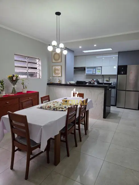 Sobrado com 4 quartos à venda, 140m2 em Jardim Monções, Santo Andre - SP - imagem 4 Foto 4 de Sobrado com 4 quartos à venda, 140m2 em Jardim Monções, Santo Andre - SP