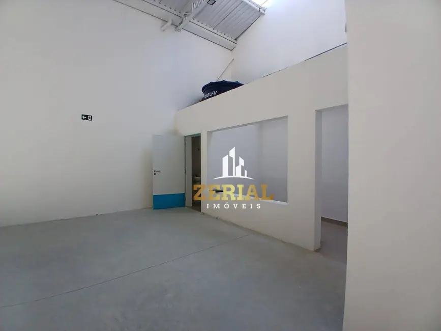 Armazém / Galpão à venda e para alugar, 180m2 em Cerâmica, Sao Caetano Do Sul - SP - imagem 3 Foto 3 de Armazém / Galpão à venda e para alugar, 180m2 em Cerâmica, Sao Caetano Do Sul - SP