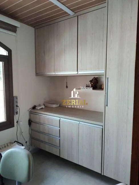 Sobrado com 4 quartos à venda, 132m2 em Santa Maria, Sao Caetano Do Sul - SP - imagem 6 Foto 6 de Sobrado com 4 quartos à venda, 132m2 em Santa Maria, Sao Caetano Do Sul - SP