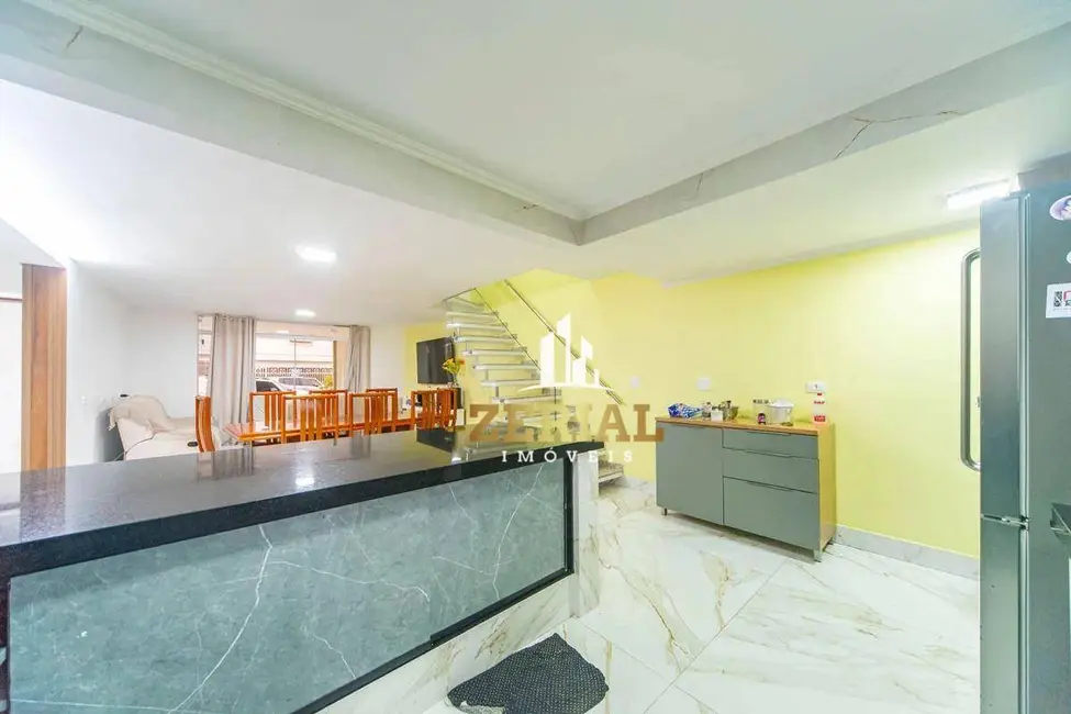 Sobrado com 5 quartos à venda e para alugar, 270m2 em Campestre, Santo Andre - SP - imagem 6 Foto 6 de Sobrado com 5 quartos à venda e para alugar, 270m2 em Campestre, Santo Andre - SP