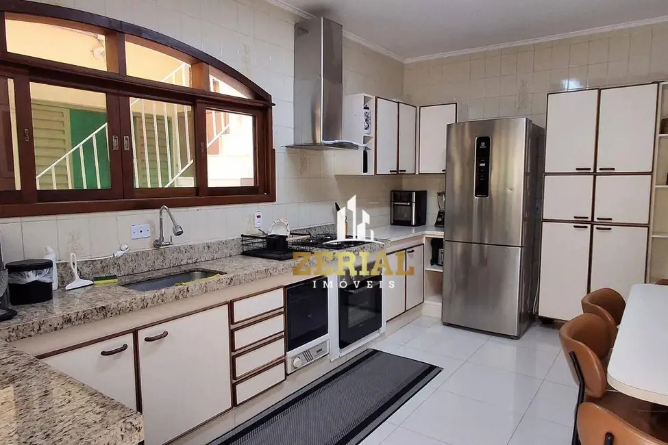 Sobrado com 3 quartos à venda, 170m2 em Nova Gerty, Sao Caetano Do Sul - SP - imagem 5 Foto 5 de Sobrado com 3 quartos à venda, 170m2 em Nova Gerty, Sao Caetano Do Sul - SP