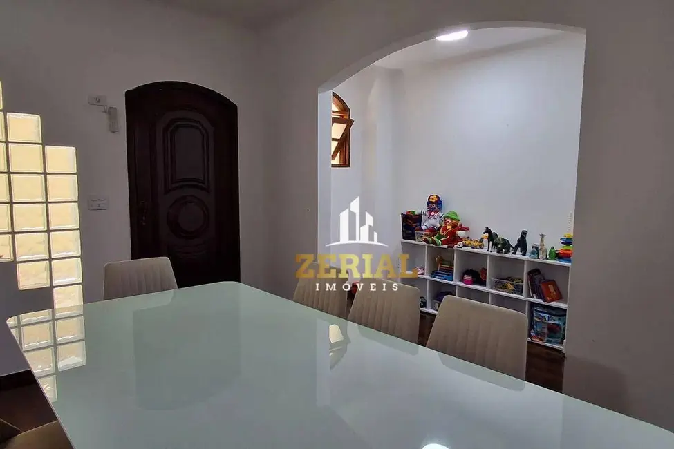 Sobrado com 3 quartos à venda, 170m2 em Nova Gerty, Sao Caetano Do Sul - SP - imagem 4 Foto 4 de Sobrado com 3 quartos à venda, 170m2 em Nova Gerty, Sao Caetano Do Sul - SP