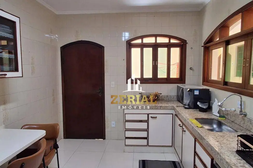 Sobrado com 3 quartos à venda, 170m2 em Nova Gerty, Sao Caetano Do Sul - SP - imagem 8 Foto 8 de Sobrado com 3 quartos à venda, 170m2 em Nova Gerty, Sao Caetano Do Sul - SP