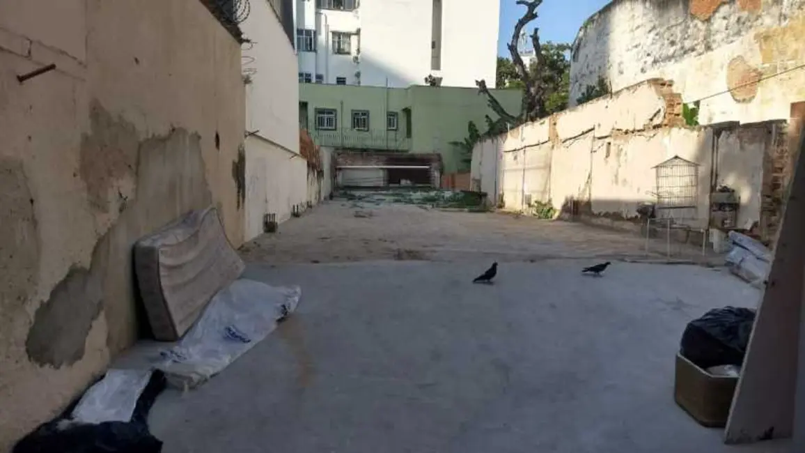 Foto 2 de Terreno / Lote à venda, 320m2 em Rio De Janeiro - RJ