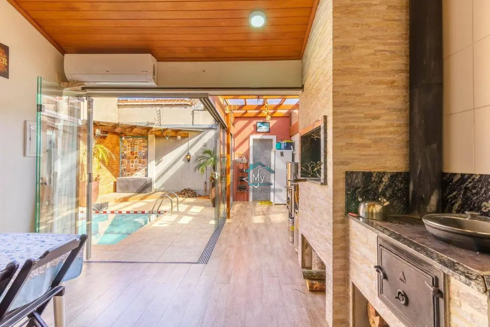 Casa de Condomínio com 2 quartos à venda, 200m2 em Central Parque, Cachoeirinha - RS - imagem 4 Foto 4 de Casa de Condomínio com 2 quartos à venda, 200m2 em Central Parque, Cachoeirinha - RS