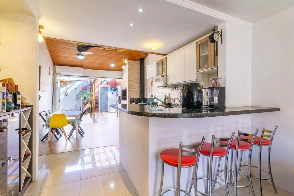 Casa de Condomínio com 2 quartos à venda, 200m2 em Central Parque, Cachoeirinha - RS - imagem 7 Foto 7 de Casa de Condomínio com 2 quartos à venda, 200m2 em Central Parque, Cachoeirinha - RS