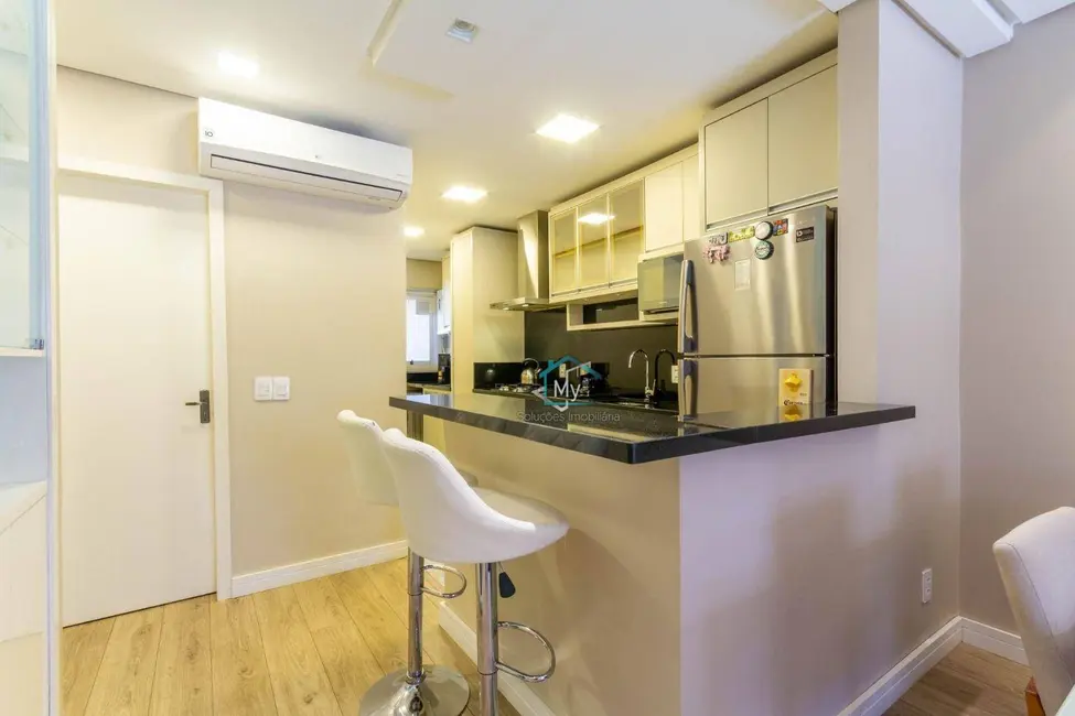 Casa de Condomínio com 3 quartos à venda, 210m2 em Distrito Industrial, Cachoeirinha - RS - imagem 4 Foto 4 de Casa de Condomínio com 3 quartos à venda, 210m2 em Distrito Industrial, Cachoeirinha - RS