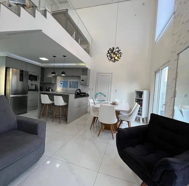 Sobrado com 3 quartos à venda, 275m2 em Parque da Matriz, Gravatai - RS - imagem 4 Foto 4 de Sobrado com 3 quartos à venda, 275m2 em Parque da Matriz, Gravatai - RS