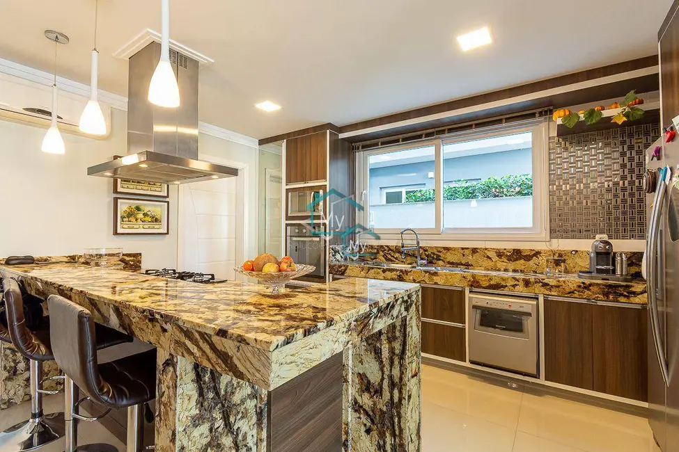 Sobrado com 4 quartos à venda, 367m2 em Santa Cruz, Gravatai - RS - imagem 8 Foto 8 de Sobrado com 4 quartos à venda, 367m2 em Santa Cruz, Gravatai - RS