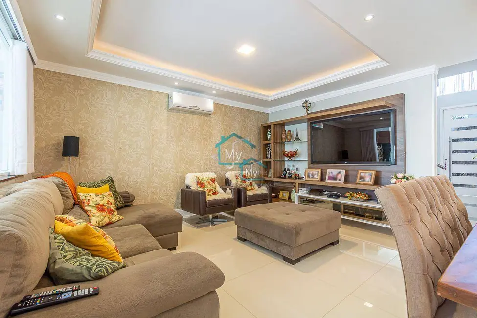 Sobrado com 4 quartos à venda, 367m2 em Santa Cruz, Gravatai - RS - imagem 4 Foto 4 de Sobrado com 4 quartos à venda, 367m2 em Santa Cruz, Gravatai - RS