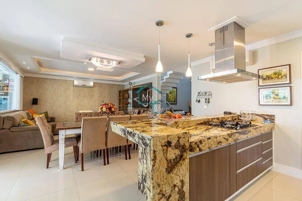 Sobrado com 4 quartos à venda, 367m2 em Santa Cruz, Gravatai - RS - imagem 9 Foto 9 de Sobrado com 4 quartos à venda, 367m2 em Santa Cruz, Gravatai - RS