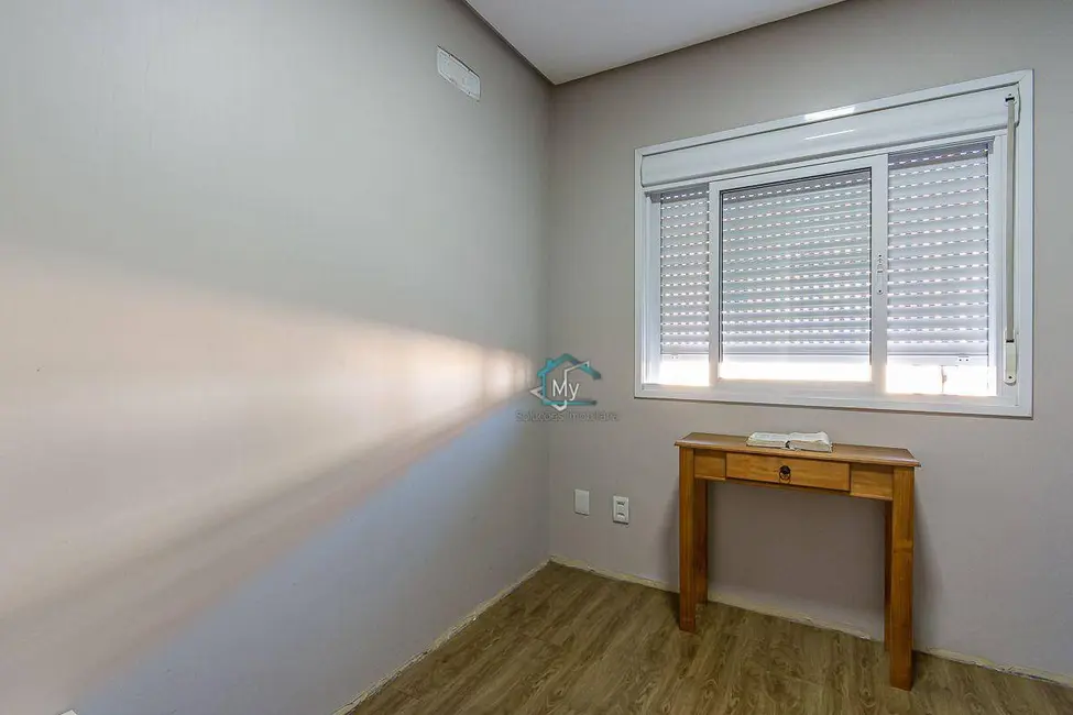 Foto 2 de Sobrado com 3 quartos à venda, 105m2 em Central Parque, Cachoeirinha - RS