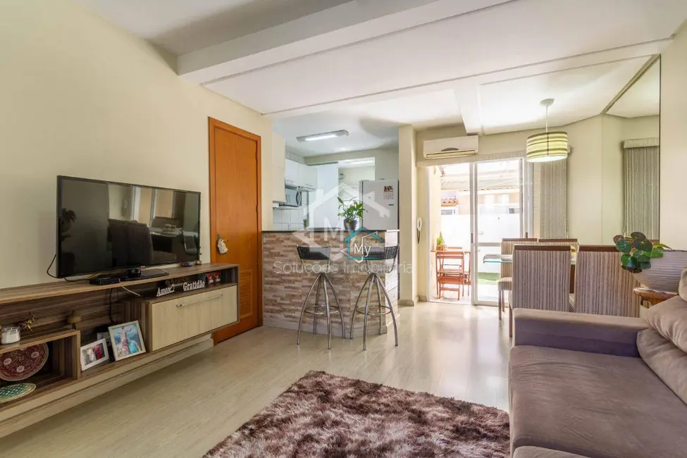 Foto 2 de Sobrado com 2 quartos à venda, 126m2 em Central Parque, Cachoeirinha - RS