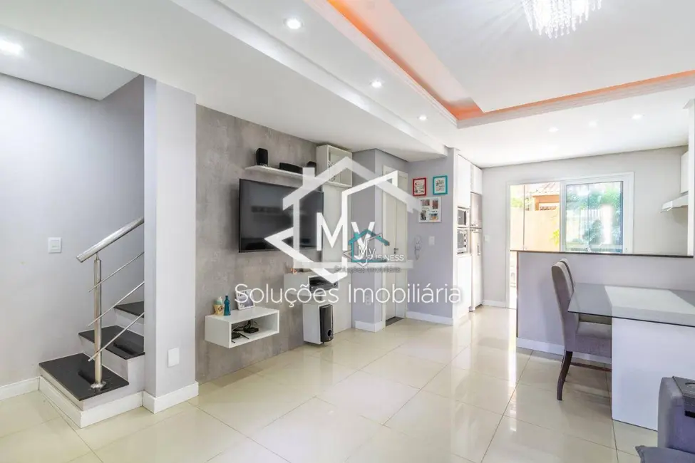 Foto 2 de Sobrado com 3 quartos à venda, 105m2 em Central Parque, Cachoeirinha - RS