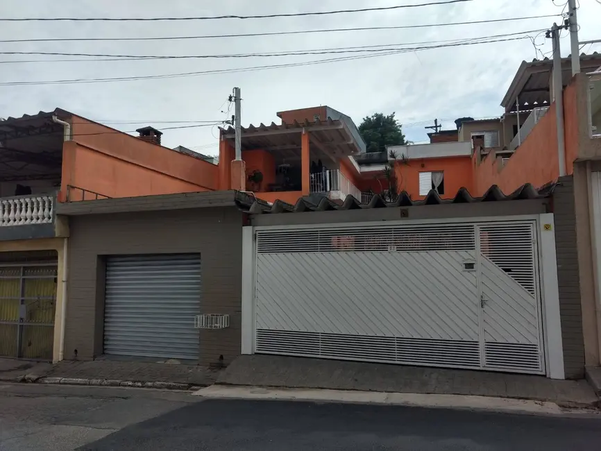 Foto 1 de Casa com 3 quartos à venda, 250m2 em Vila Carmem, São Paulo - SP