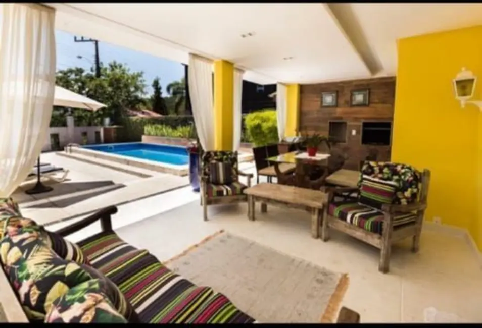 Foto 9 de Casa com 3 quartos à venda, 350m2 em Praia das Taquaras, Balneario Camboriu - SC