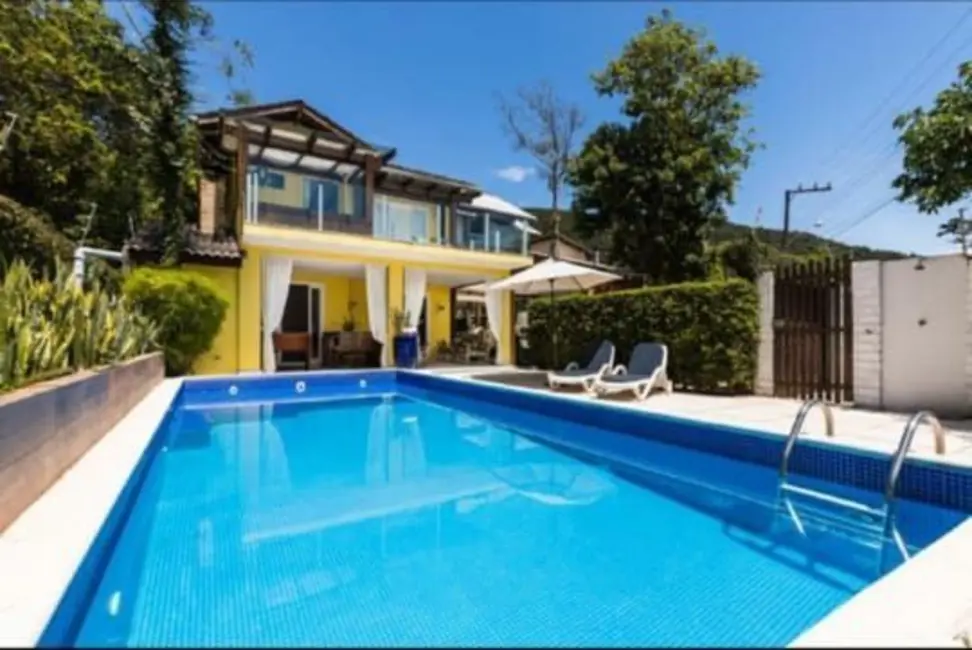 Foto 2 de Casa com 3 quartos à venda, 350m2 em Praia das Taquaras, Balneario Camboriu - SC