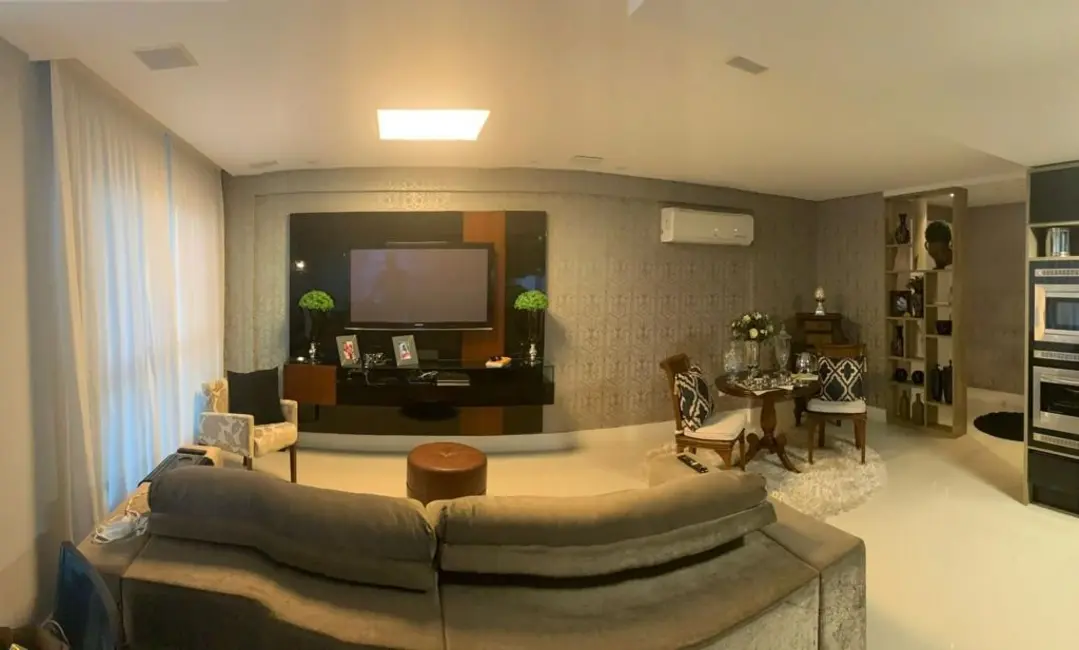 Apartamento com 3 quartos à venda, 177m2 em Centro, Balneario Camboriu - SC - imagem 4 Foto 4 de Apartamento com 3 quartos à venda, 177m2 em Centro, Balneario Camboriu - SC