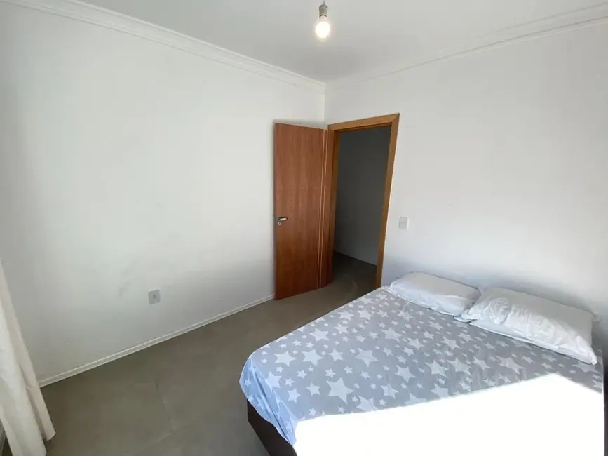 Casa com 3 quartos à venda, 237m2 em Praia do Estaleiro, Balneario Camboriu - SC - imagem 8 Foto 8 de Casa com 3 quartos à venda, 237m2 em Praia do Estaleiro, Balneario Camboriu - SC