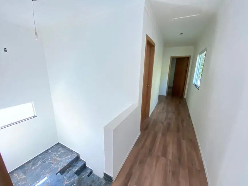 Casa com 3 quartos à venda, 237m2 em Praia do Estaleiro, Balneario Camboriu - SC - imagem 9 Foto 9 de Casa com 3 quartos à venda, 237m2 em Praia do Estaleiro, Balneario Camboriu - SC