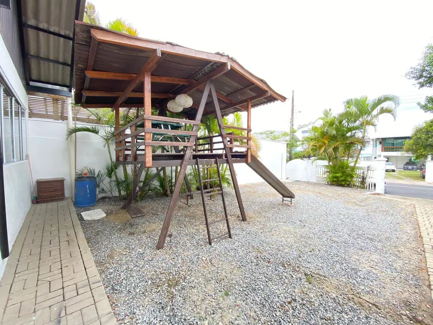 Foto 9 de Casa com 3 quartos à venda, 400m2 em Praia do Estaleirinho, Balneario Camboriu - SC