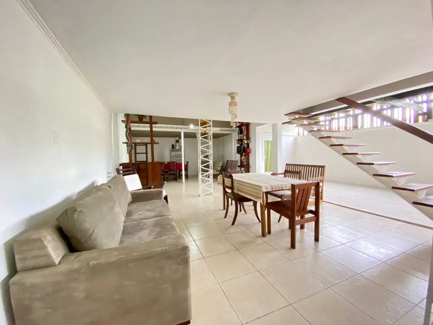 Foto 1 de Casa com 3 quartos à venda, 400m2 em Praia do Estaleirinho, Balneario Camboriu - SC