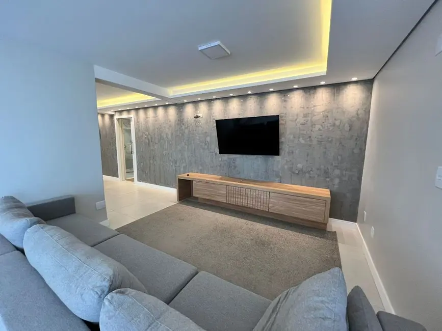 Cobertura com 5 quartos à venda, 240m2 em Centro, Balneario Camboriu - SC - imagem 9 Foto 9 de Cobertura com 5 quartos à venda, 240m2 em Centro, Balneario Camboriu - SC