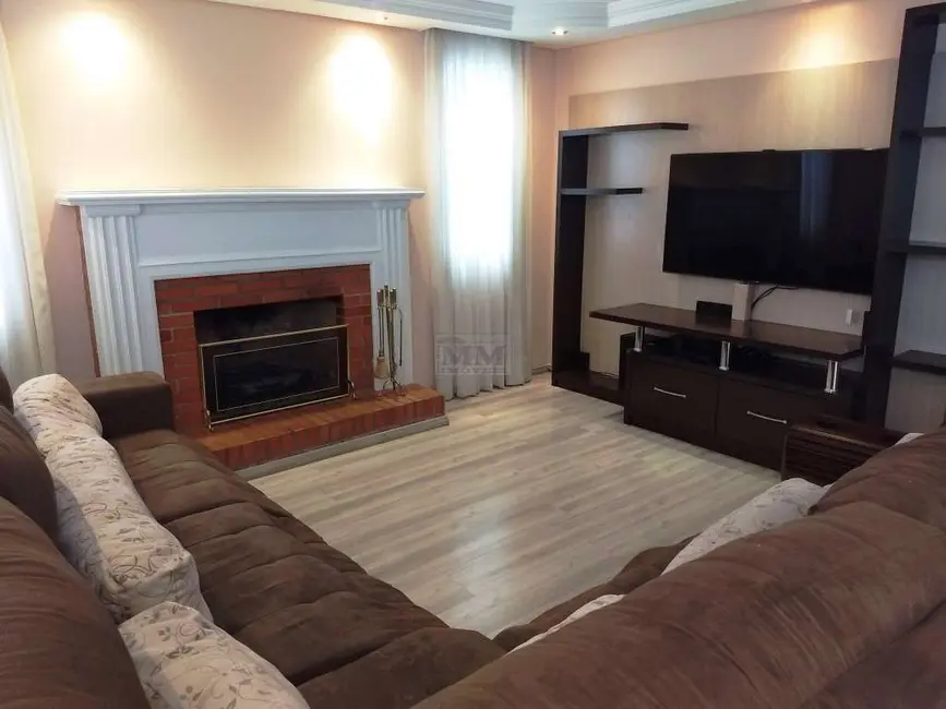 Casa com 3 quartos à venda, 348m2 em Centro, Pinhais - PR - imagem 3 Foto 3 de Casa com 3 quartos à venda, 348m2 em Centro, Pinhais - PR