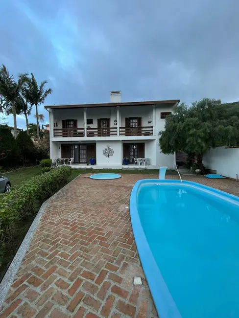 Foto 1 de Casa com 5 quartos à venda, 474m2 em Praia do Estaleirinho, Balneario Camboriu - SC