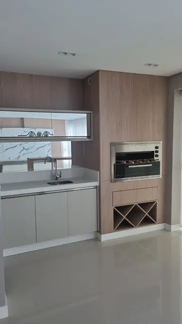 Apartamento com 4 quartos para alugar, 140m2 em Centro, Balneario Camboriu - SC - imagem 9 Foto 9 de Apartamento com 4 quartos para alugar, 140m2 em Centro, Balneario Camboriu - SC