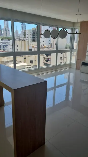 Apartamento com 4 quartos para alugar, 140m2 em Centro, Balneario Camboriu - SC - imagem 4 Foto 4 de Apartamento com 4 quartos para alugar, 140m2 em Centro, Balneario Camboriu - SC