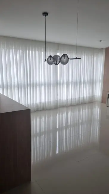Apartamento com 4 quartos para alugar, 140m2 em Centro, Balneario Camboriu - SC - imagem 3 Foto 3 de Apartamento com 4 quartos para alugar, 140m2 em Centro, Balneario Camboriu - SC