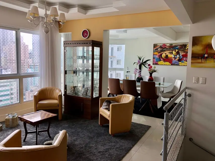 Cobertura com 6 quartos à venda, 370m2 em Balneario Camboriu - SC - imagem 4 Foto 4 de Cobertura com 6 quartos à venda, 370m2 em Balneario Camboriu - SC