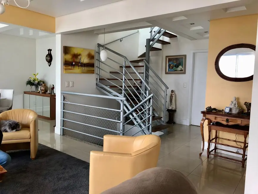 Cobertura com 6 quartos à venda, 370m2 em Balneario Camboriu - SC - imagem 3 Foto 3 de Cobertura com 6 quartos à venda, 370m2 em Balneario Camboriu - SC