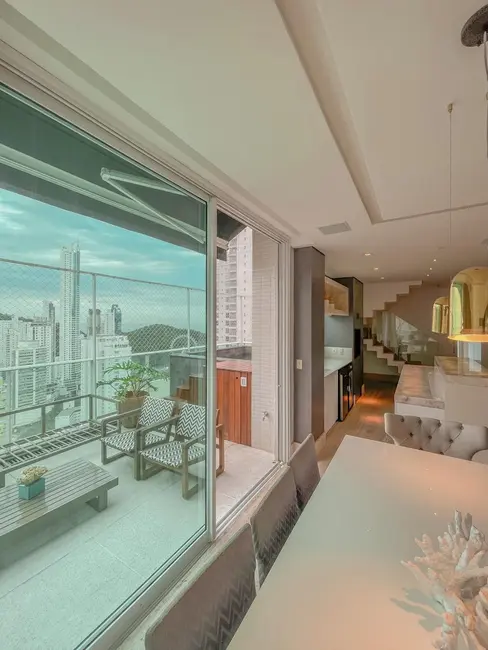Cobertura com 3 quartos à venda, 251m2 em Centro, Balneario Camboriu - SC - imagem 3 Foto 3 de Cobertura com 3 quartos à venda, 251m2 em Centro, Balneario Camboriu - SC