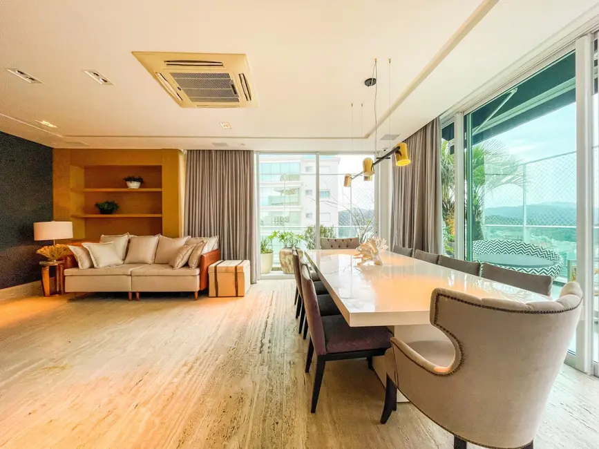 Foto 2 de Cobertura com 3 quartos à venda, 251m2 em Centro, Balneario Camboriu - SC