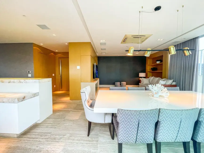 Cobertura com 3 quartos à venda, 251m2 em Centro, Balneario Camboriu - SC - imagem 5 Foto 5 de Cobertura com 3 quartos à venda, 251m2 em Centro, Balneario Camboriu - SC